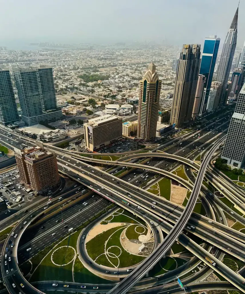 Tourist and resident car rental service in Dubai with guides, tips, and stories